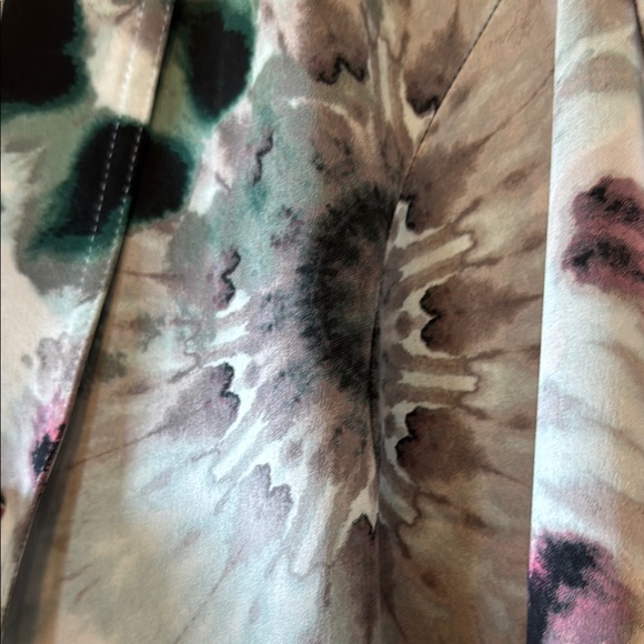 Elegant Tie-Dye Robe - Picture 5 of 9